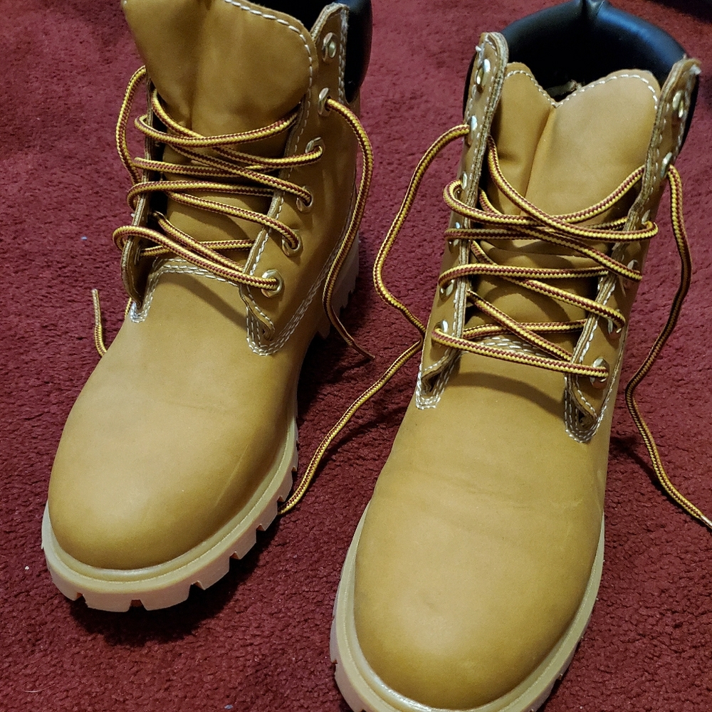 Boys work boots